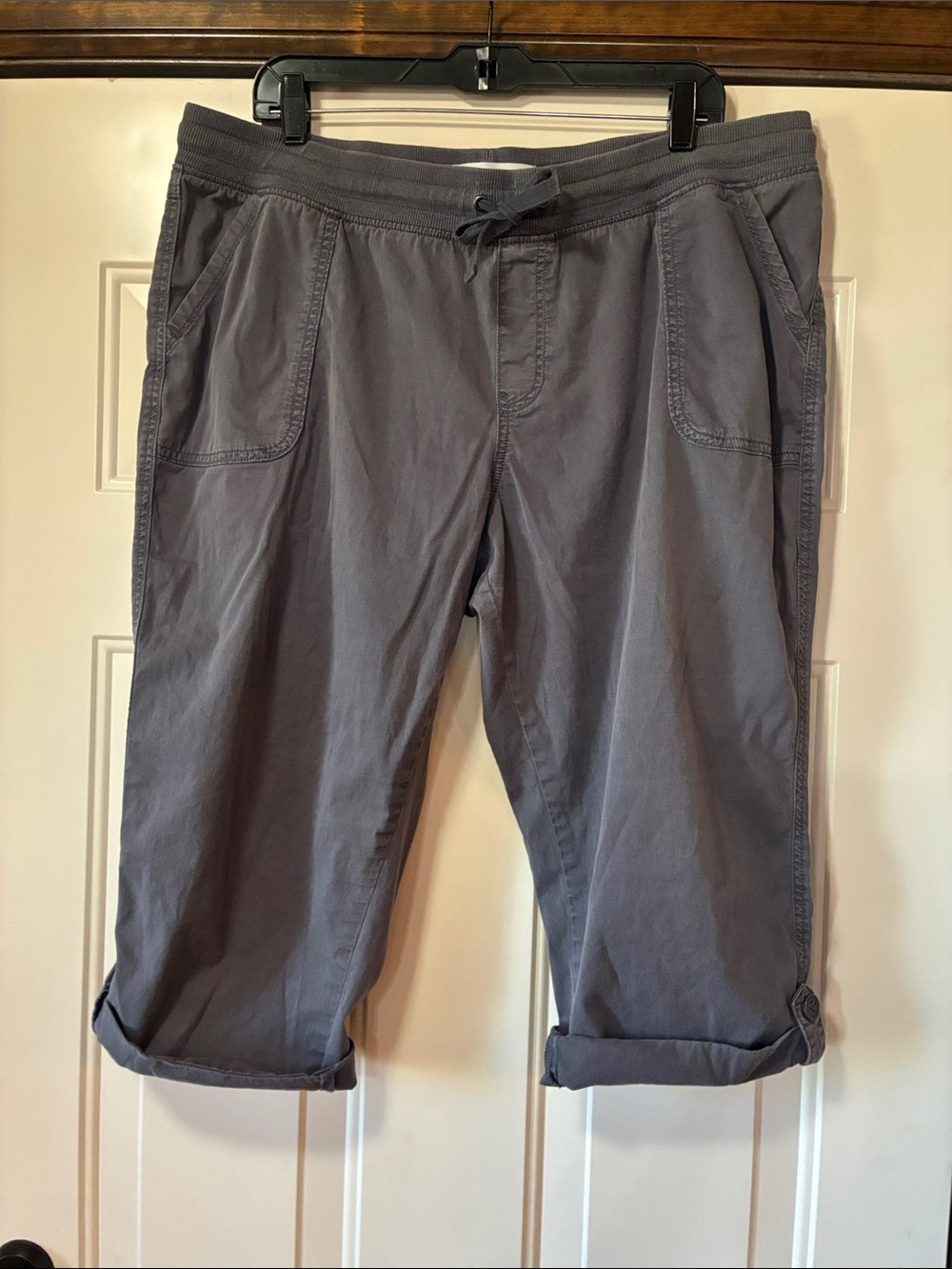 XL Sonoma Goods For Life Dark Gray Pull On Utility Capri with Button Cuff Hems